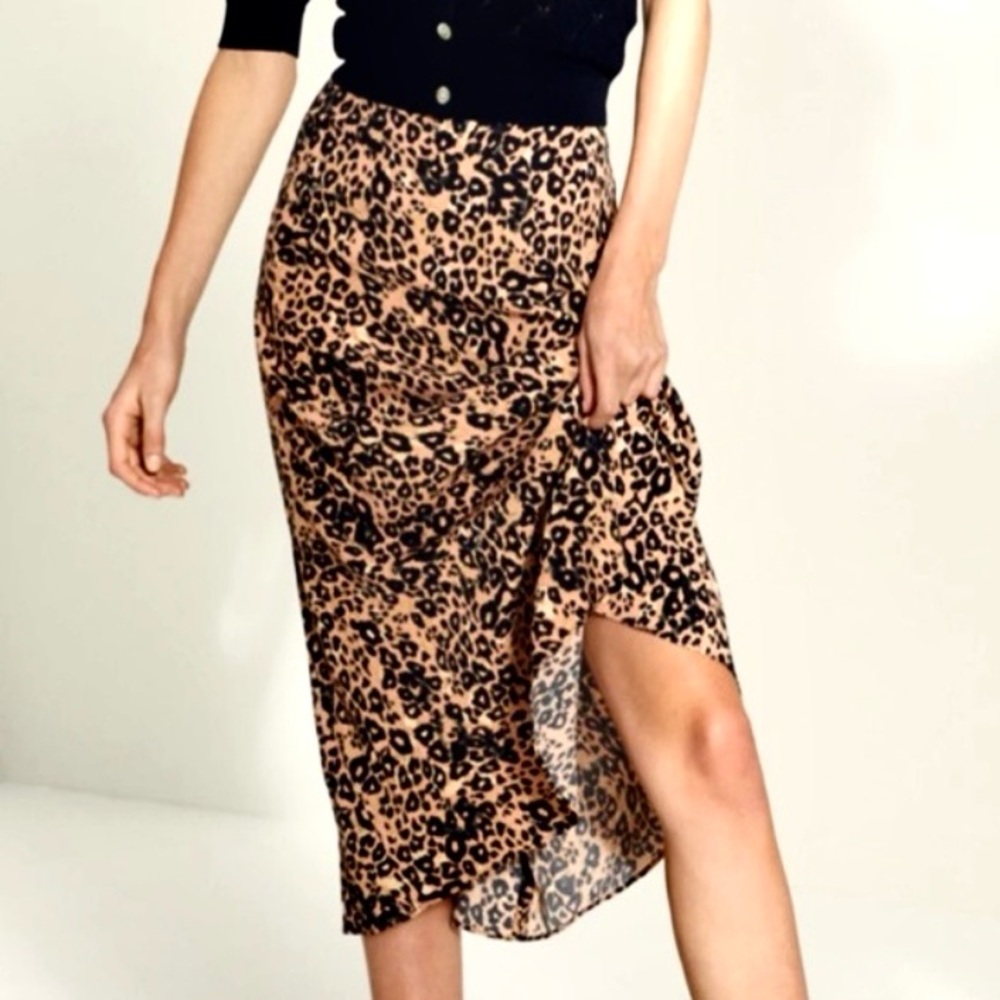 Aritzia Wilfred Leopard Midi Skirt (Size 8) - Picture 2 of 5